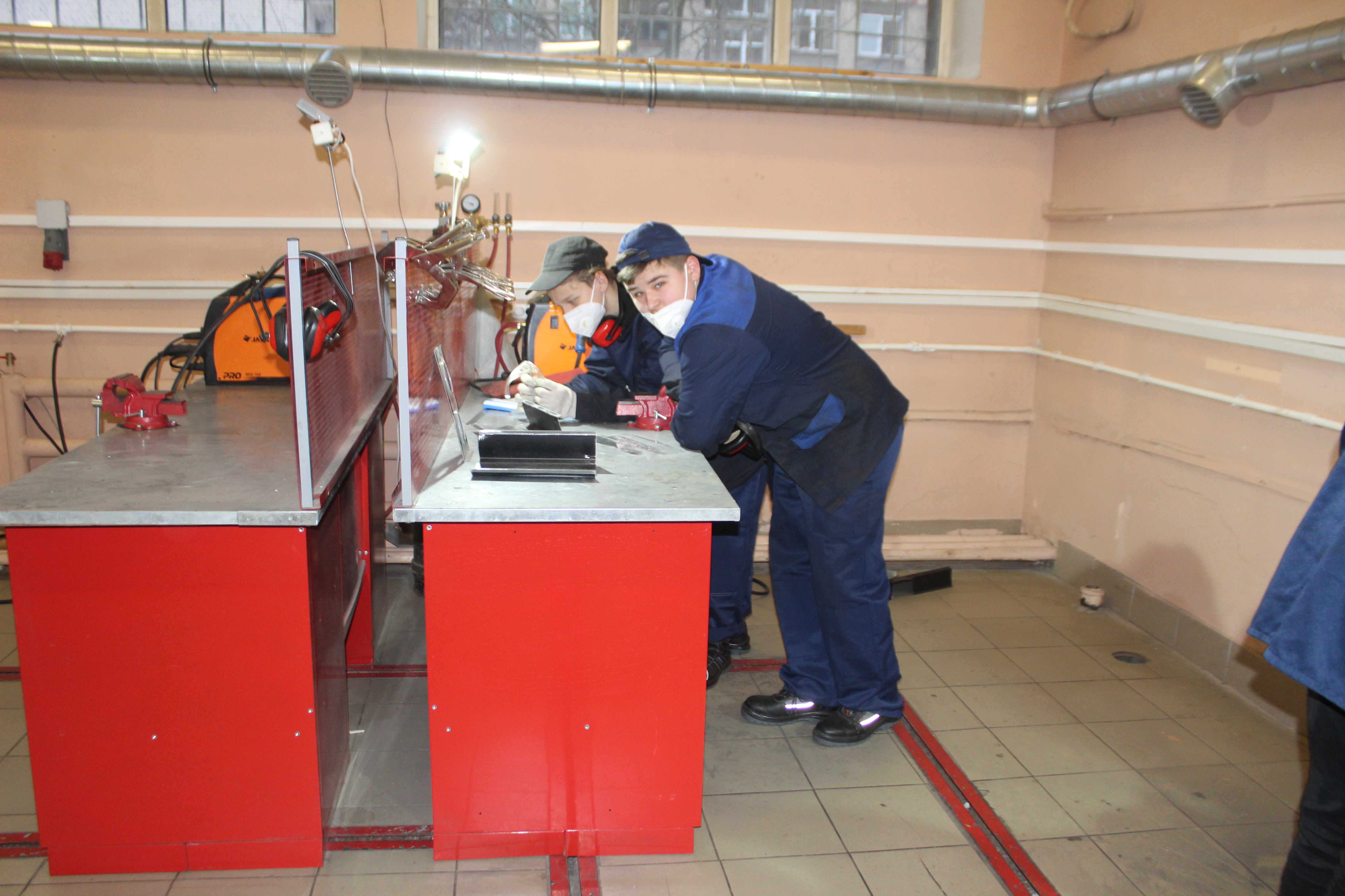 Ремонт спб отзывы. Ворлдскиллс веб камеры СПБТК. WORLDSKILLS видео гостиничное дело СПБТК.