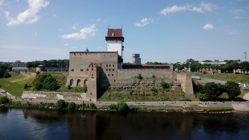 Набережная в ивангороде фото